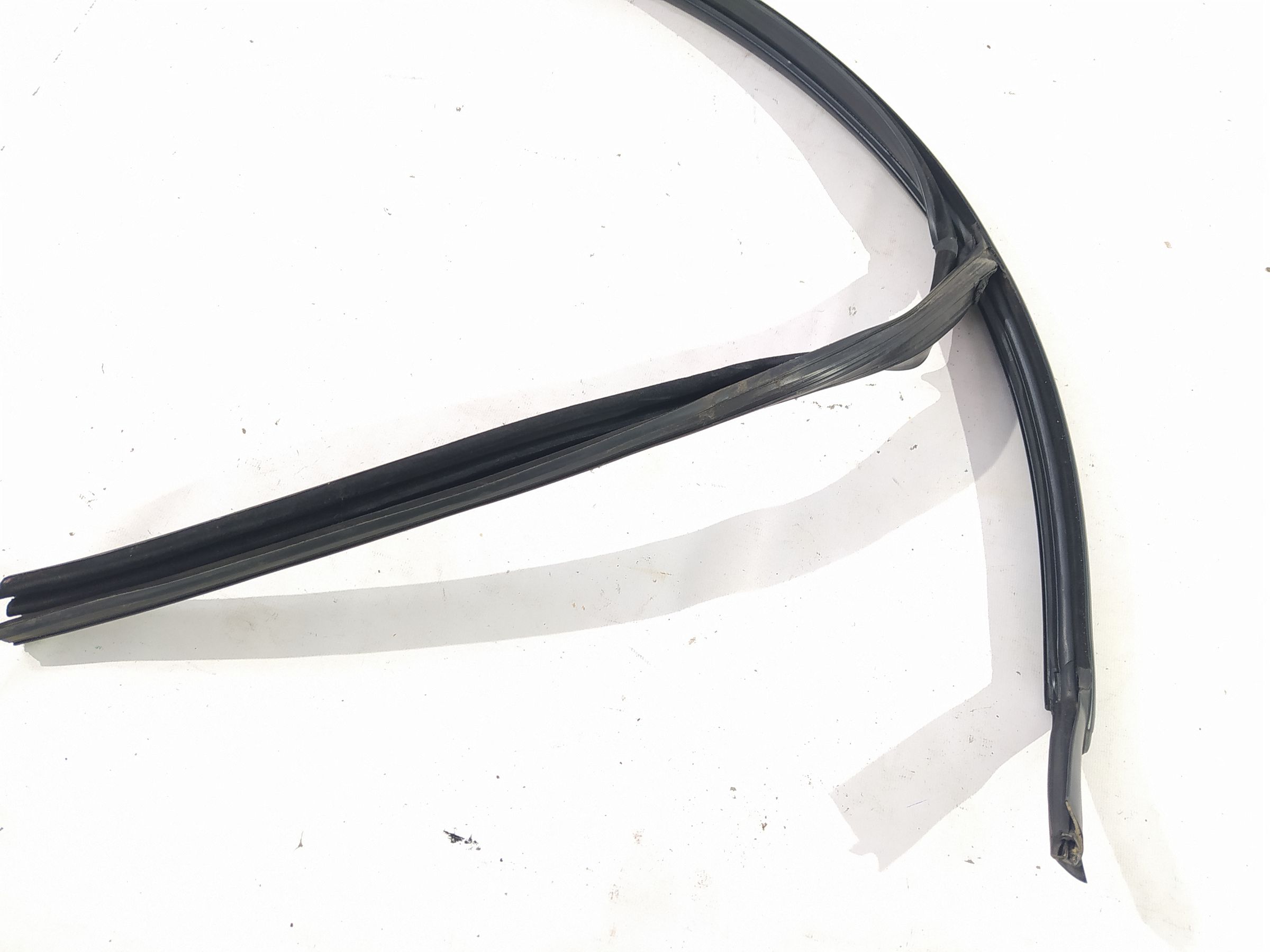 Fusion Уплотнитель стекла (направляющая) двери передней правой Ford Fusion 2013-2016 DS7Z5421596B Ford Fusion 3