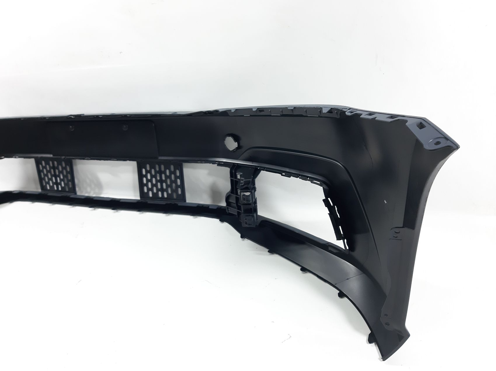 Передні бампери Бампер передній Volkswagen В8 2016-2019 561807217DGRU Volkswagen B8 6