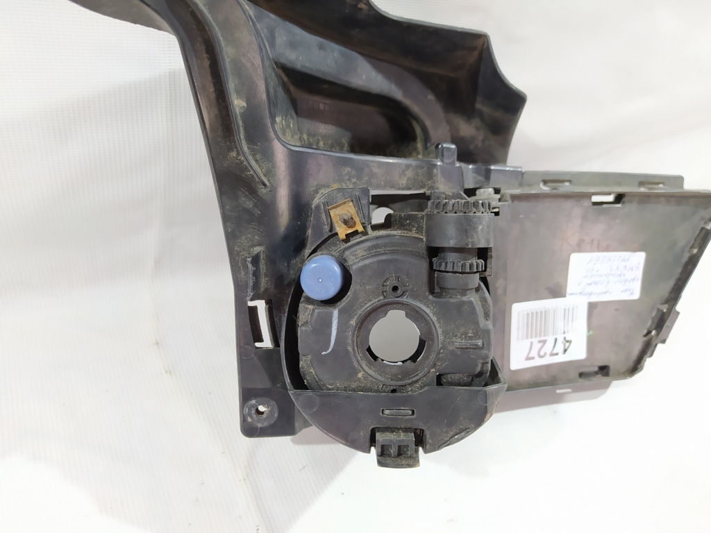 X3 Фара протитуманна права з кріпленням BMW X3 2006-2010 89206261 BMW X3 5