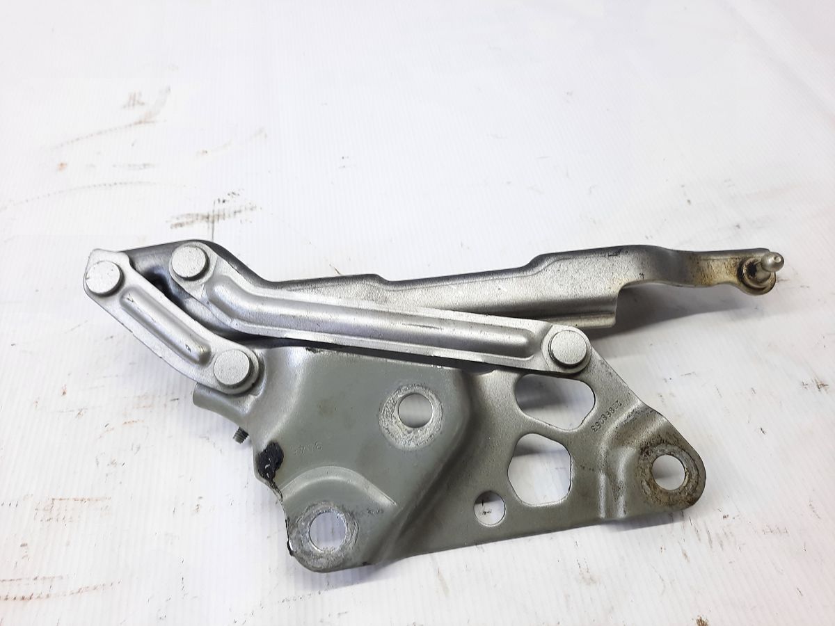 Ats Петля капота права Cadillac ATS 2013-2019 22868253 Cadillac ATS 11