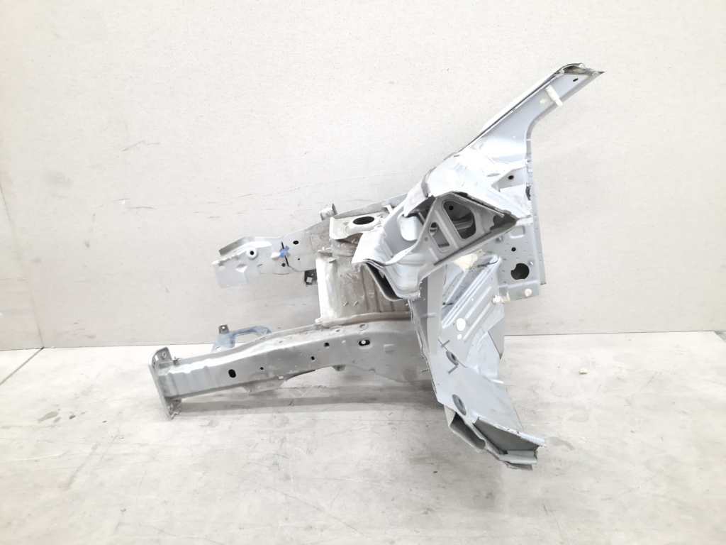 Dart Чверть передня права зі склянкою Dodge Dart 2013-2019 68105062AB Dodge Dart 16