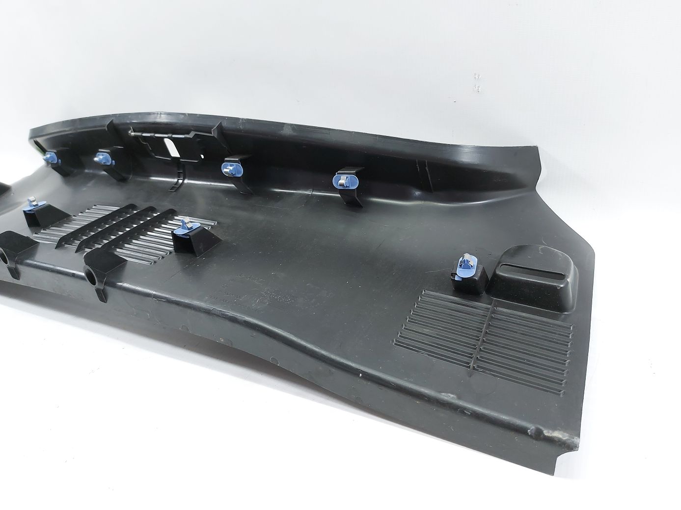 Regal Накладка задней панели багажного отделения Buick Regal 2011-2017 22738298 Buick Regal 6