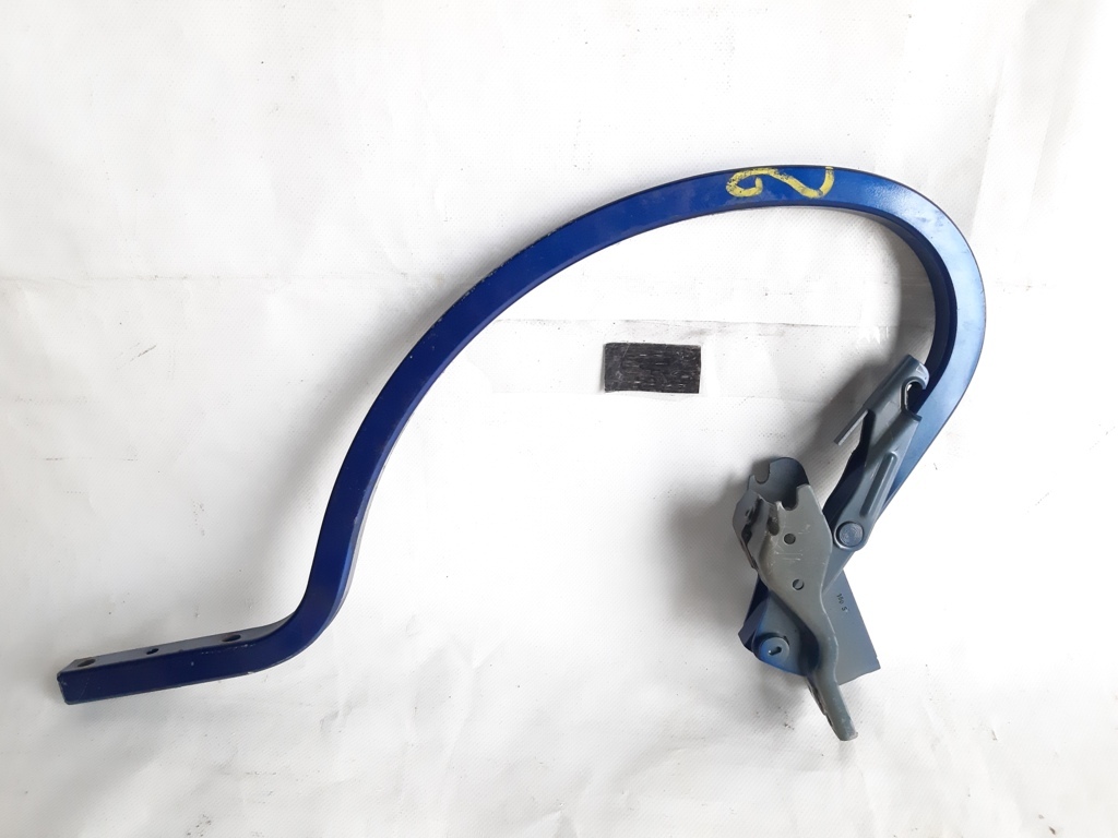 200s. Шарнір кришки багажника Chrysler 200 S 2015-2017 68159369AD Chrysler 200 S