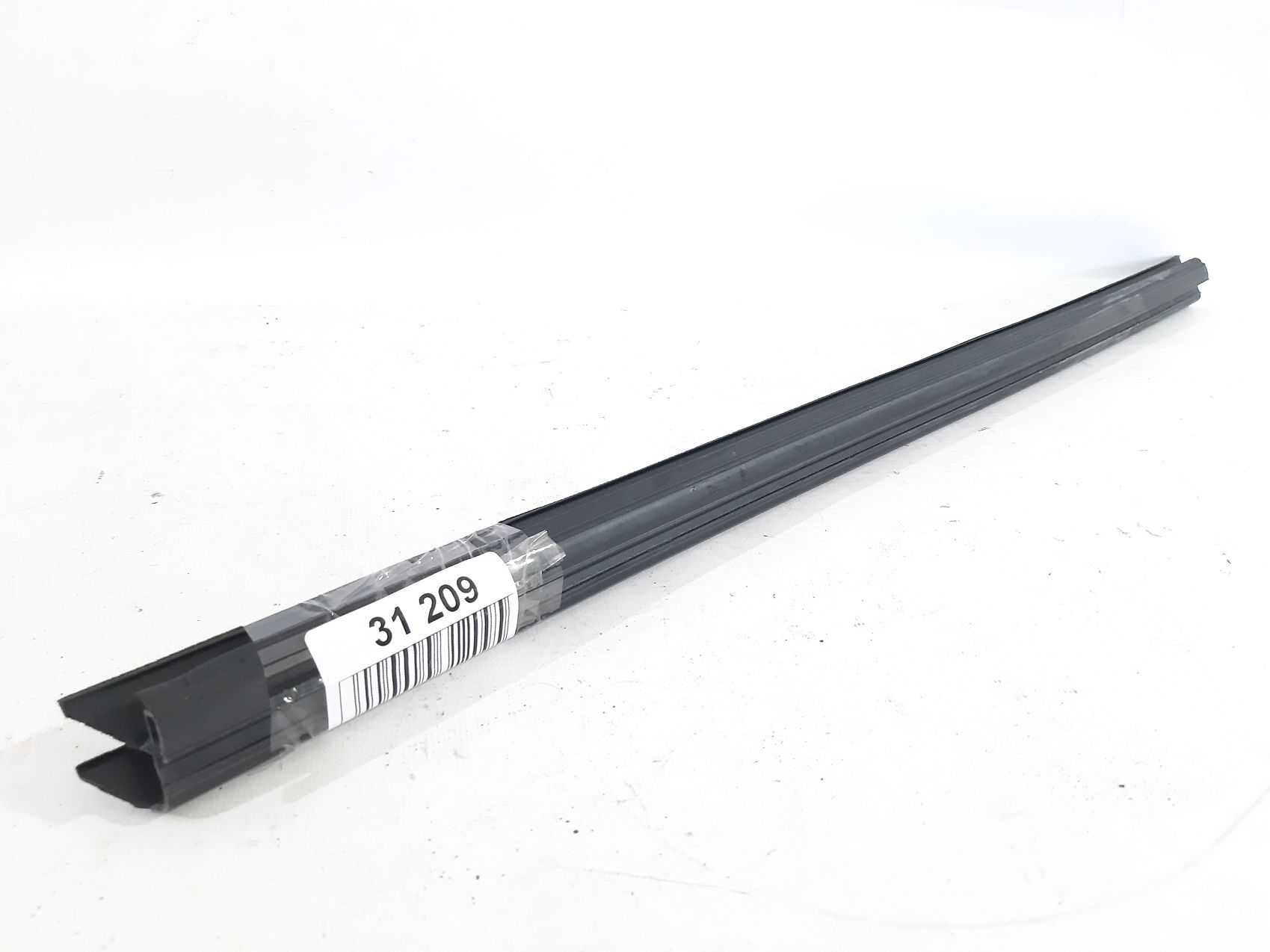 Focus Ущільнювач скла внутрішні двері задньої правої Ford Focus 2012-2018 DM5Z5821456A Ford Focus 3