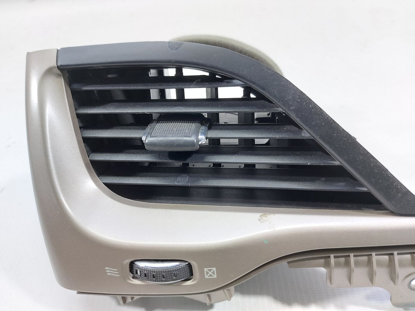 Cherokee Воздуховод торпеды левый Jeep Cherokee 2014-2018 75529A01 Jeep Cherokee 6 Cherokee Воздуховод торпеды левый Jeep Cherokee 2014-2018 75529A01 Jeep Cherokee 6