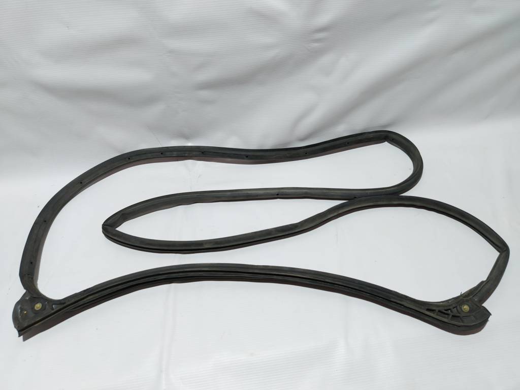 3 Уплотнительная резинка двери задней правой Mazda 3 2014-2018 BHN972760C Mazda 3 2