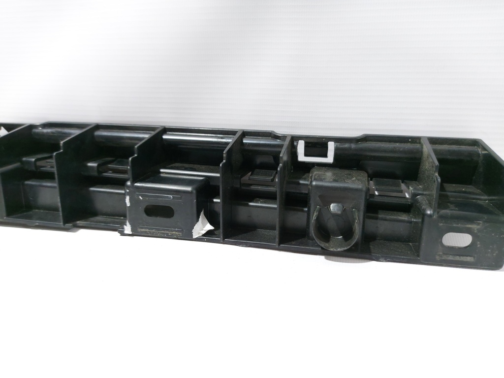 5 series Кріплення накладки лівого порога передня частина BMW 5 series 2011-2016 51777184777 BMW 5 series 5