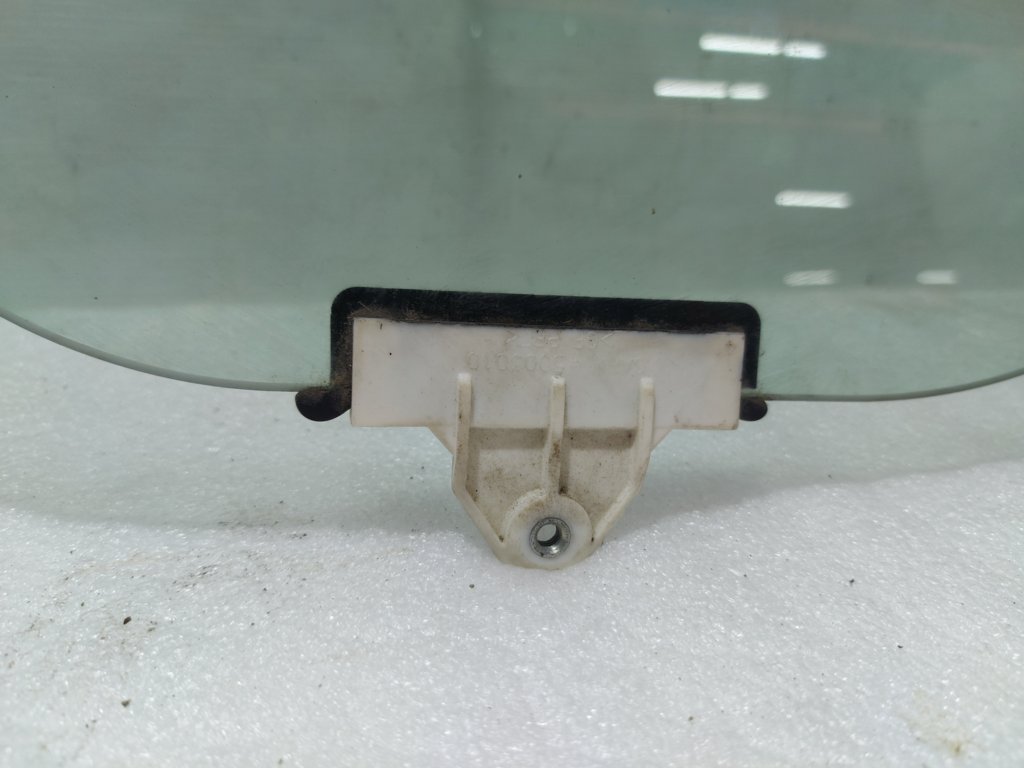 Dart Скло дверей задньої правої Dodge Dart 2013-2019 68082404AB Dodge Dart 7