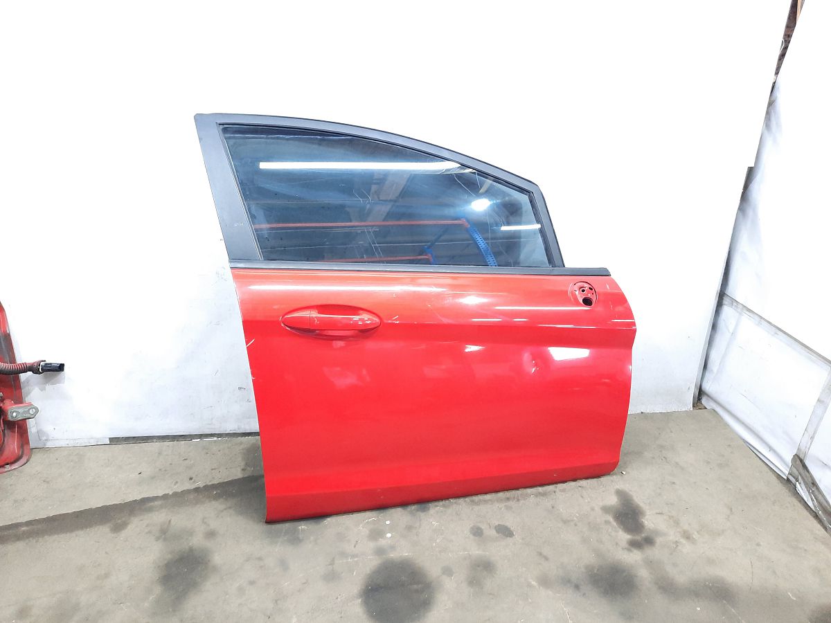 Fiesta sedan Дверь передняя правая Ford Fiesta sedan 2011-2019 D2BZ5420124B Ford Fiesta sedan 1