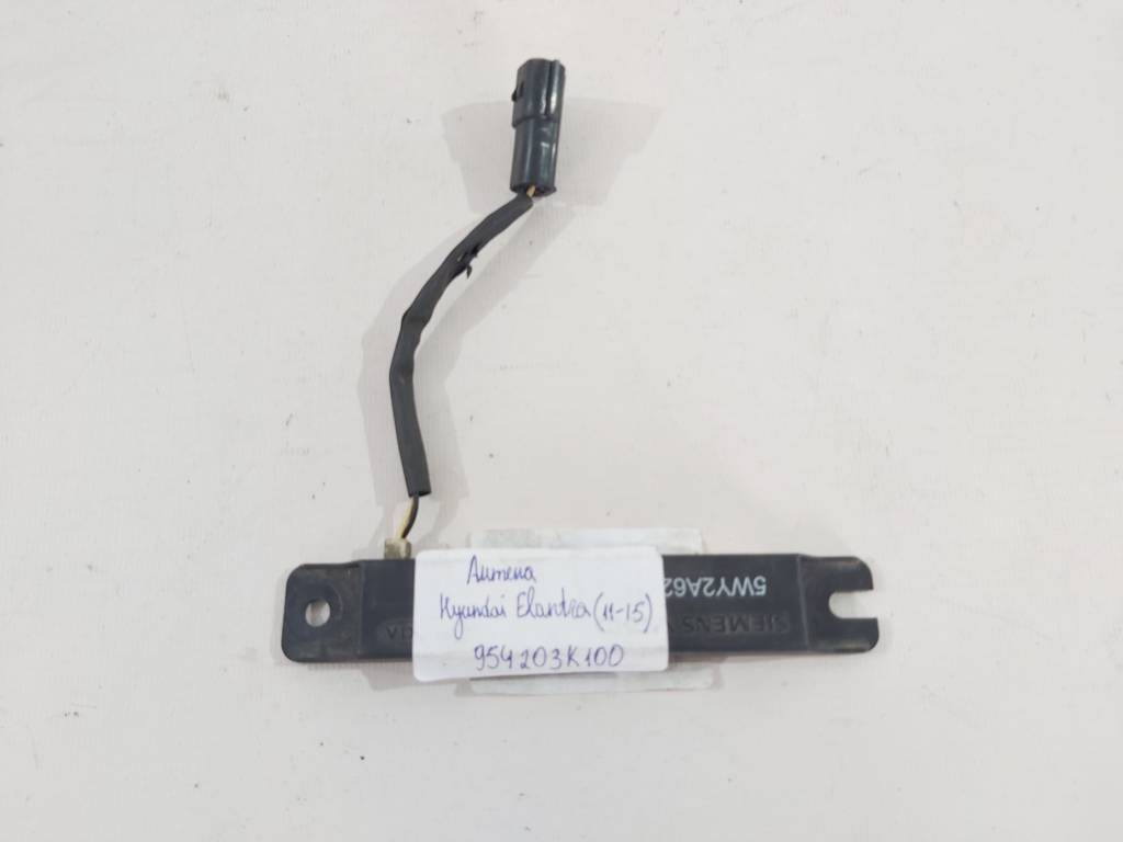 Elantra. Антена (плавник) Hyundai Elantra 2011-2015 954203K100 Hyundai Elantra