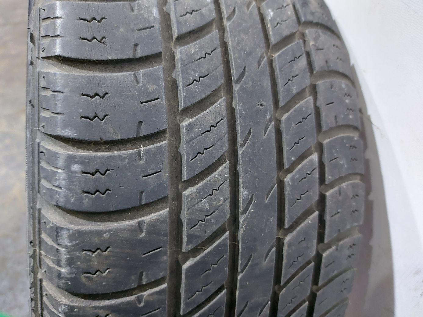 Летние шины Гума Tiger Paw Uniroyal (6mm) 205/55R16 (Літо) 4