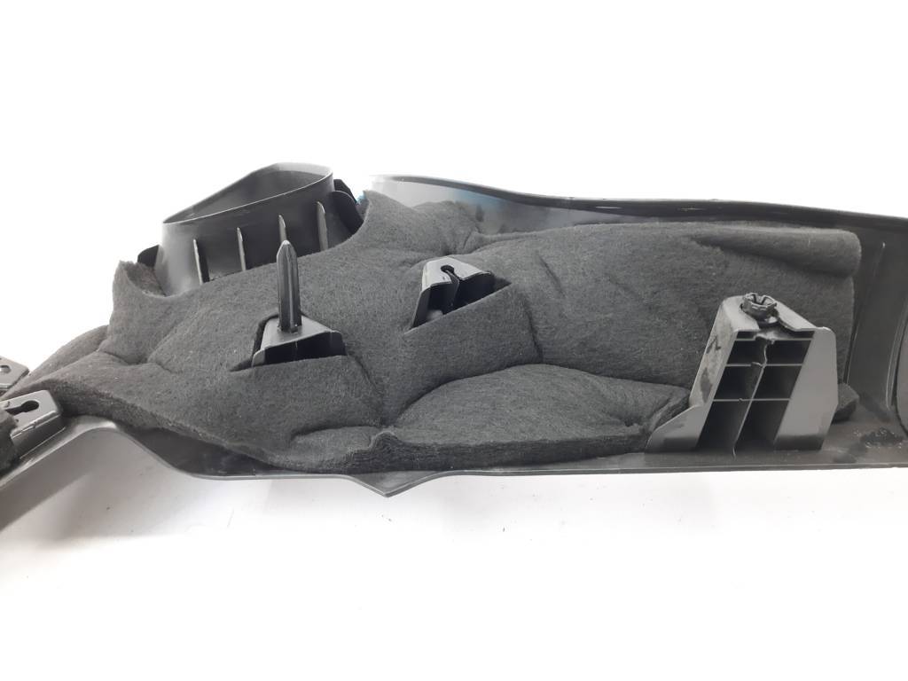 Dart Накладка стійки задньої права Dodge Dart 2013-2019 1SW46DX9AF Dodge Dart 17