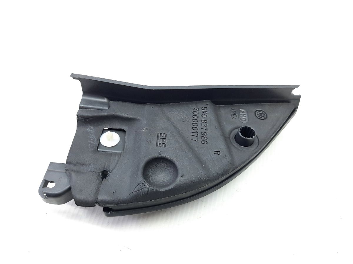 Golf Кутник внутрішній під динамік двері передньої правої Volkswagen Golf 2010-2014 5K0837974K82V Volkswagen Golf 5 Golf Кутник внутрішній під динамік двері передньої правої Volkswagen Golf 2010-2014 5K0837974K82V Volkswagen Golf 5