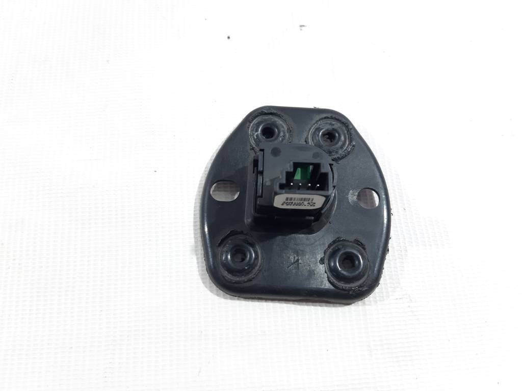 Cherokee Кнопка відкриття лючка бензобака Jeep Cherokee 2013-2016 2432867 Jeep Cherokee 2