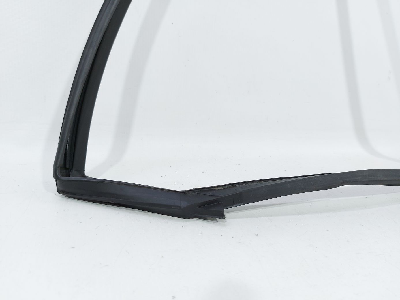 Forte Направляющая стекла двери задней левой (солазки) Kia Forte 2014-2018 83510A7000 Kia Forte 2