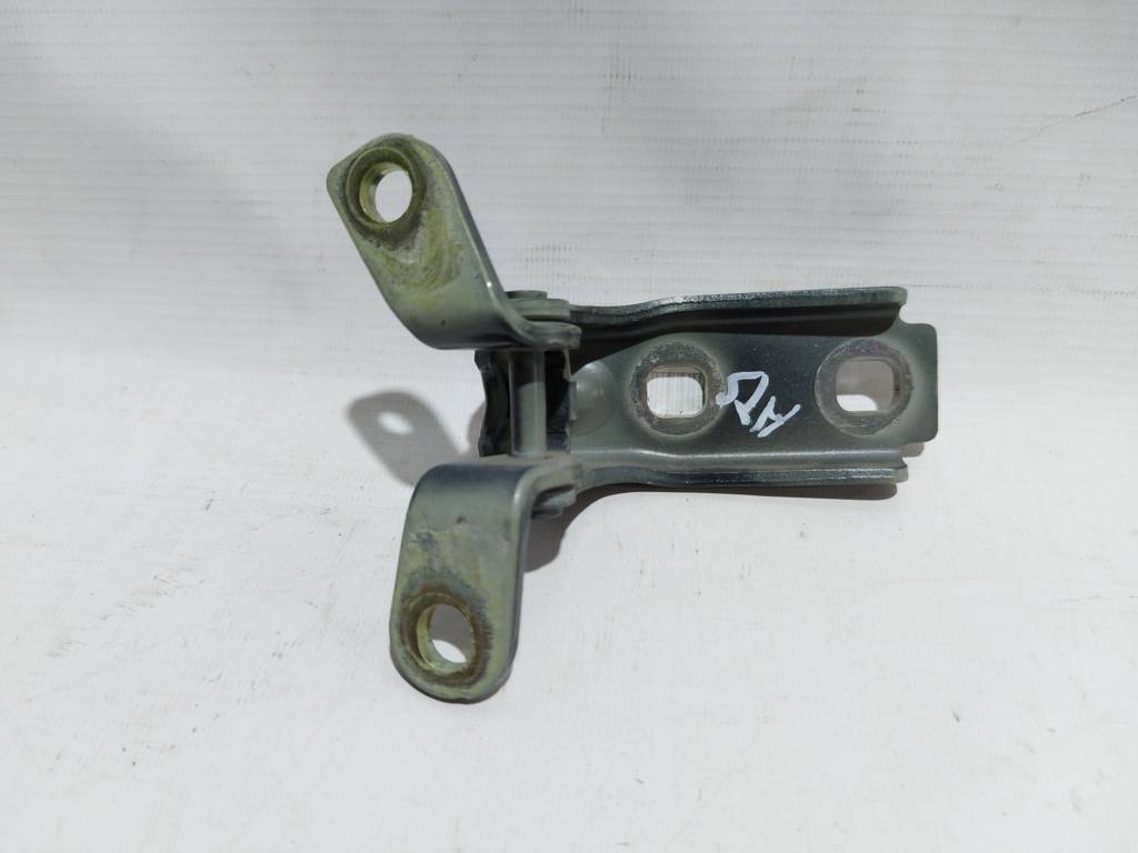 Ats Петля двері передньої правої/лівої верх/низ Cadillac ATS 2005-2021 13501712 Cadillac ATS 21