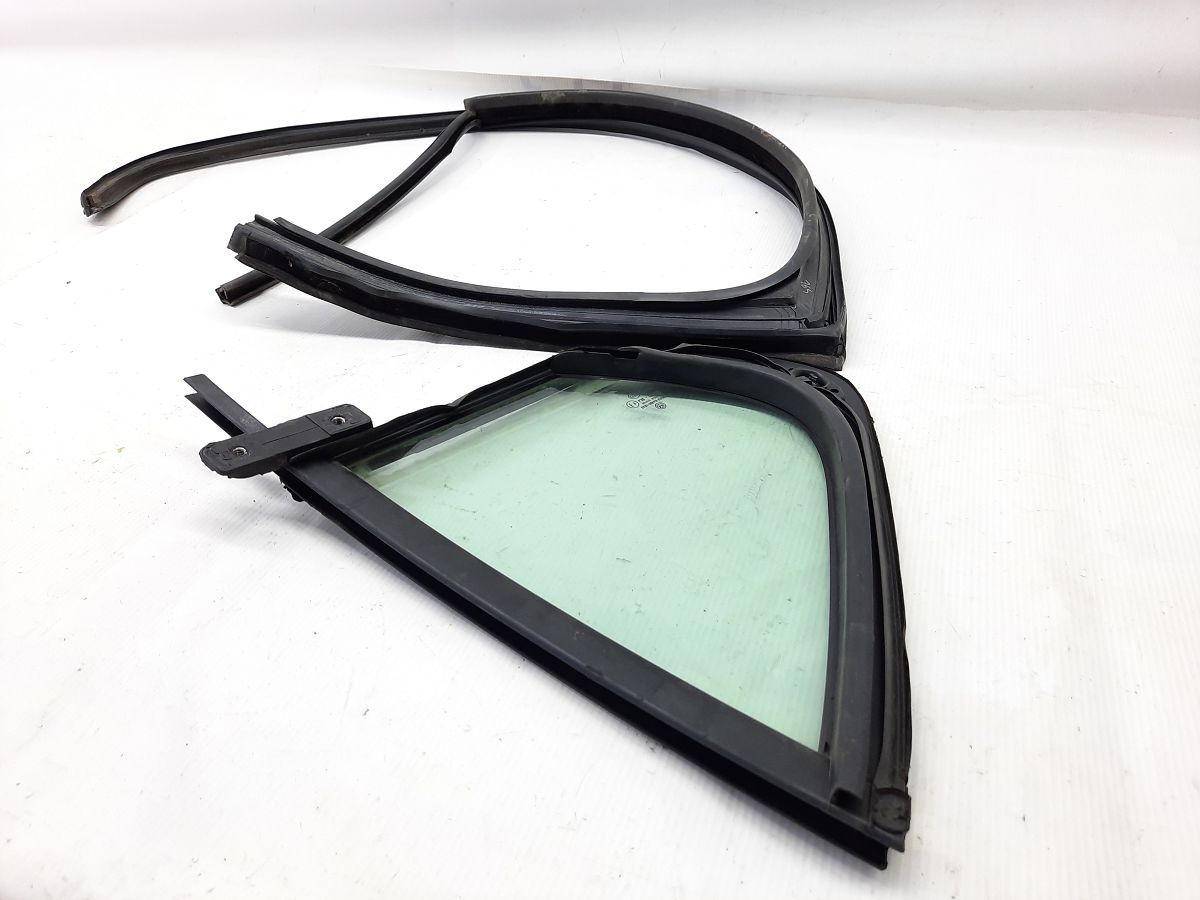 Jetta Направляюча гумка скла (кватирка) двері задньої лівої Volkswagen Jetta 2011-2018 5C68394315AP Volkswagen Jetta 5