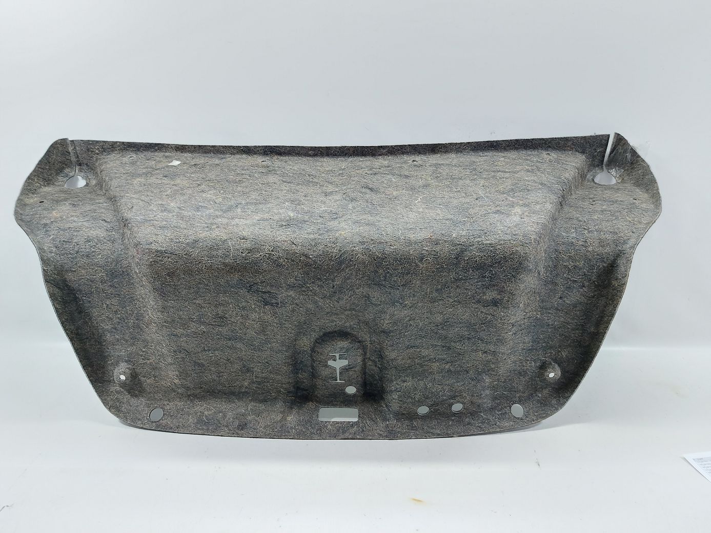 Malibu Обшивка крышки багажника Chevrolet Malibu 2013-2015 23157000 Chevrolet Malibu 4