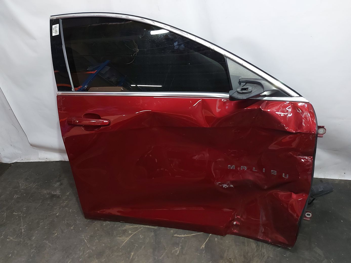 Malibu. Дверь передняя правая Chevrolet Malibu 2016-2021 84142140 Chevrolet Malibu