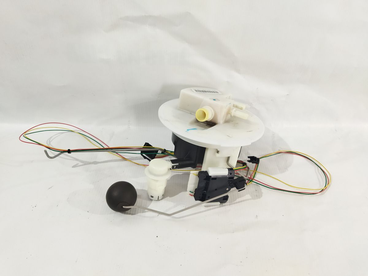 A4. Паливний насос правий (допоміжний) Audi A4 2013-2016 8K0201301C Audi A4 A4. Паливний насос правий (допоміжний) Audi A4 2013-2016 8K0201301C Audi A4