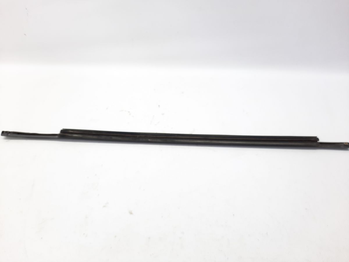 Journey Ущільнювач скла зовнішній двері задньої правої Dodge Journey 2009-2020 5076858AJ Dodge Journey 14