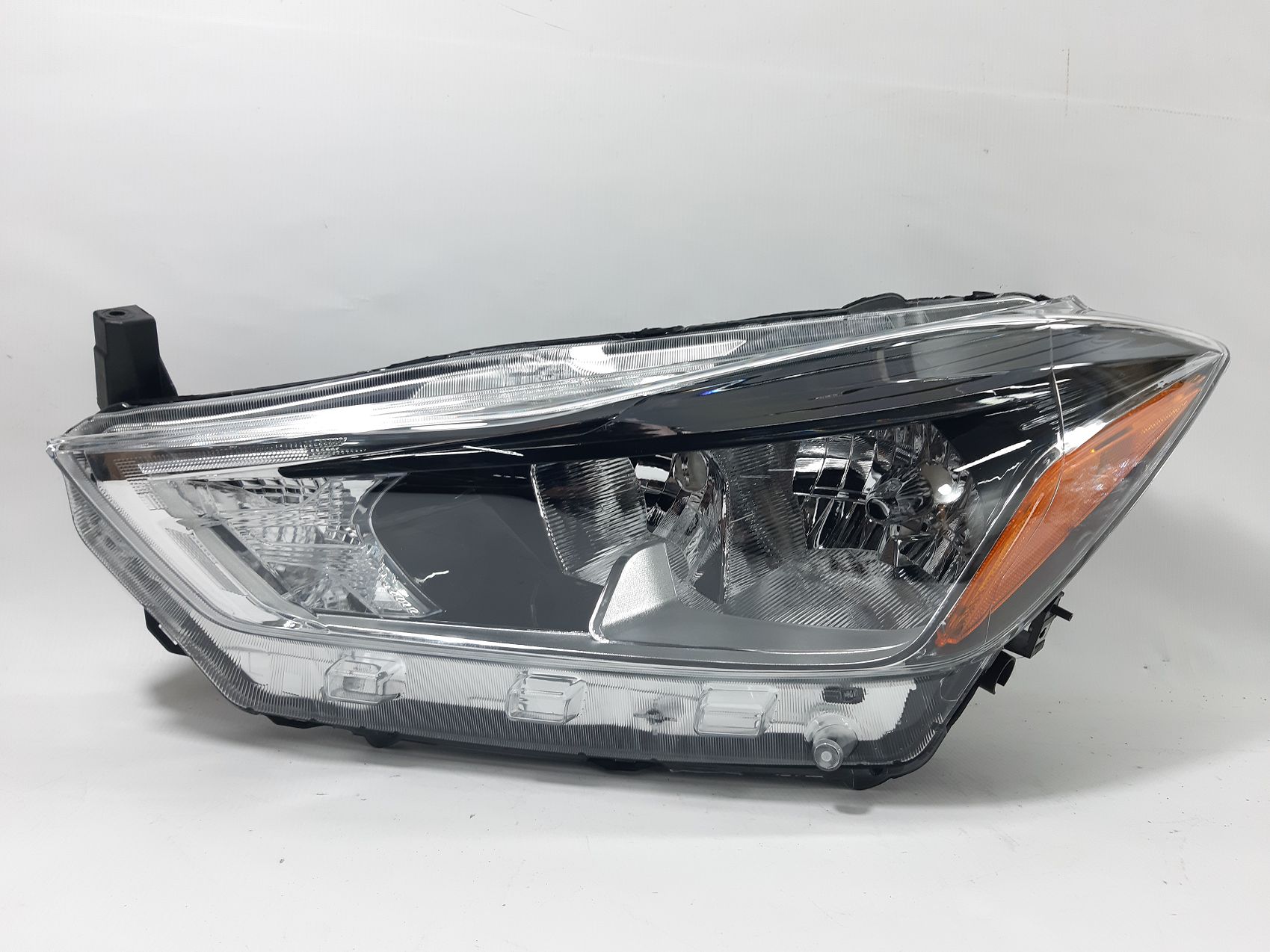 Фари головного світла. Фара передня ліва Nissan Kicks 2018-2020 26060-5RL0A Nissan Kicks Фари головного світла. Фара передня ліва Nissan Kicks 2018-2020 26060-5RL0A Nissan Kicks