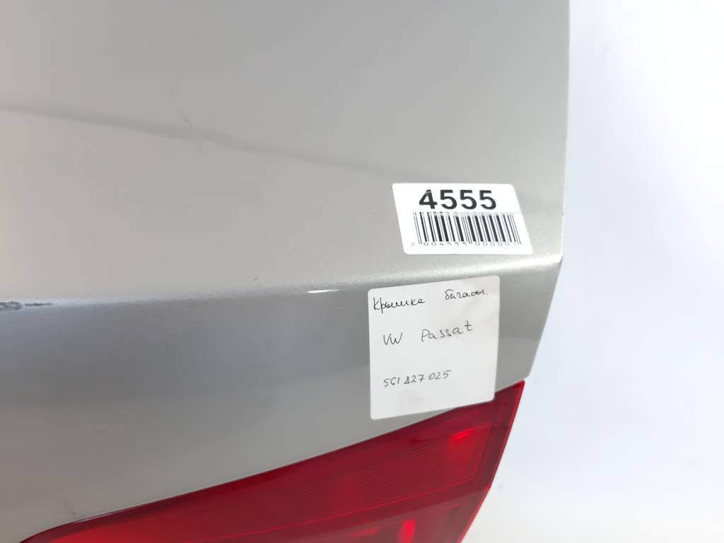 Passat Кришка багажника Volkswagen Passat 2012-2015 561827025D Volkswagen Passat 7