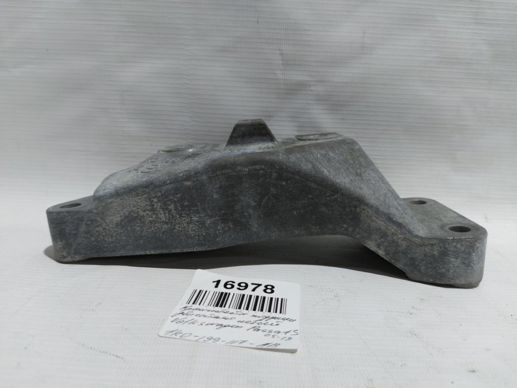 Passat s Кронштейн подушки двигателя левый Volkswagen Passat S 2005-2019 1K0199117AB Volkswagen Passat S 3