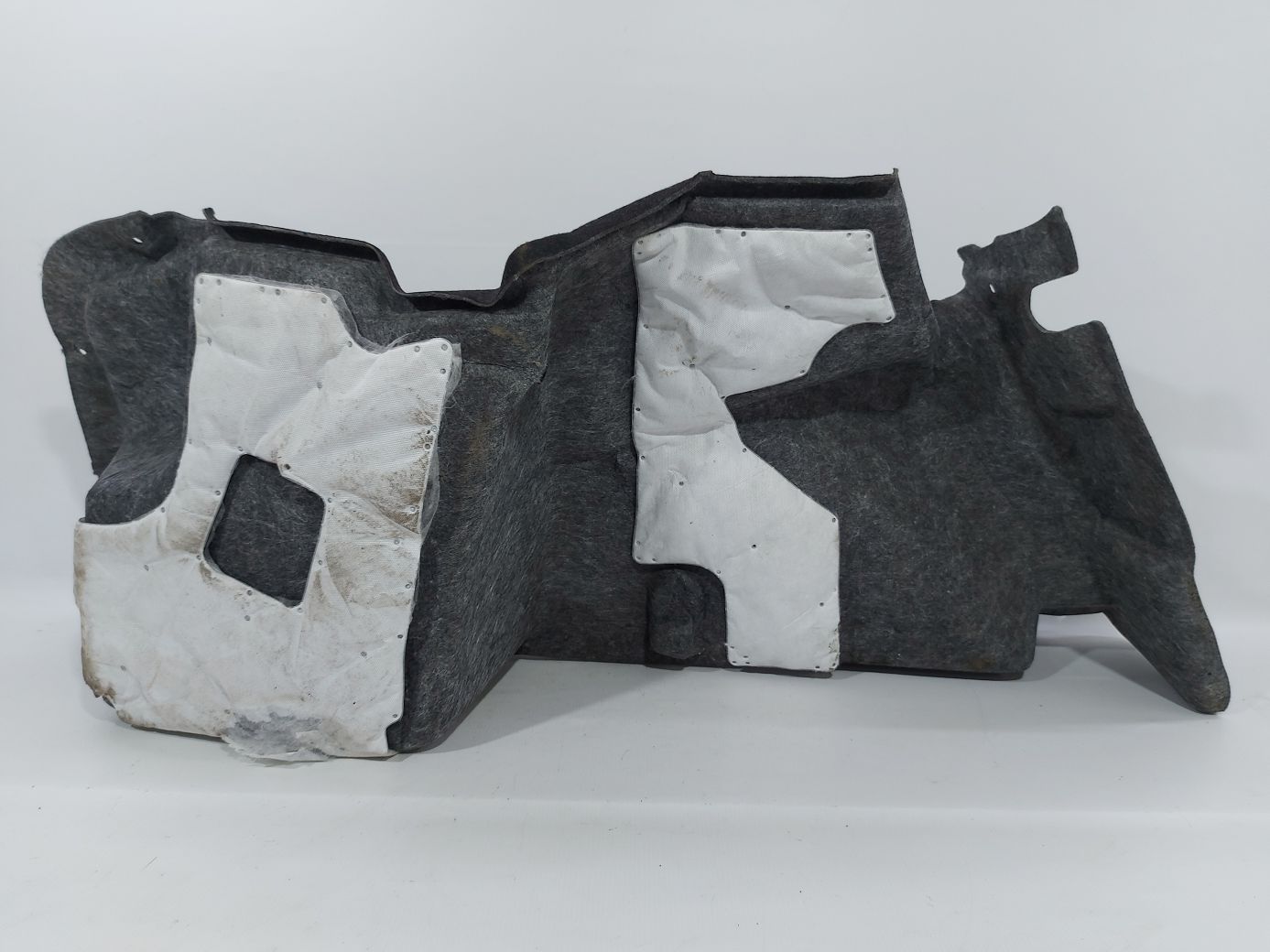 Malibu Обшивка багажного відділення права Chevrolet Malibu 2016-2021 84116467 Chevrolet Malibu 9