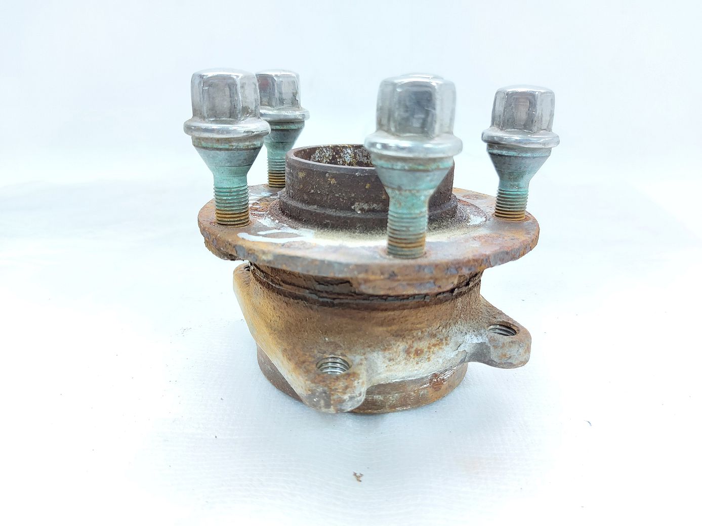 200 limited Ступиця задня ліва/права Chrysler 200 Limited 2015-2017 68155868AB Chrysler 200 Limited 37