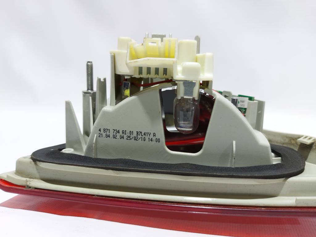 3 series Ліхтар кришки багажника правий BMW 3 2009-2011 63217289428 BMW 3 3 3 series Ліхтар кришки багажника правий BMW 3 2009-2011 63217289428 BMW 3 3