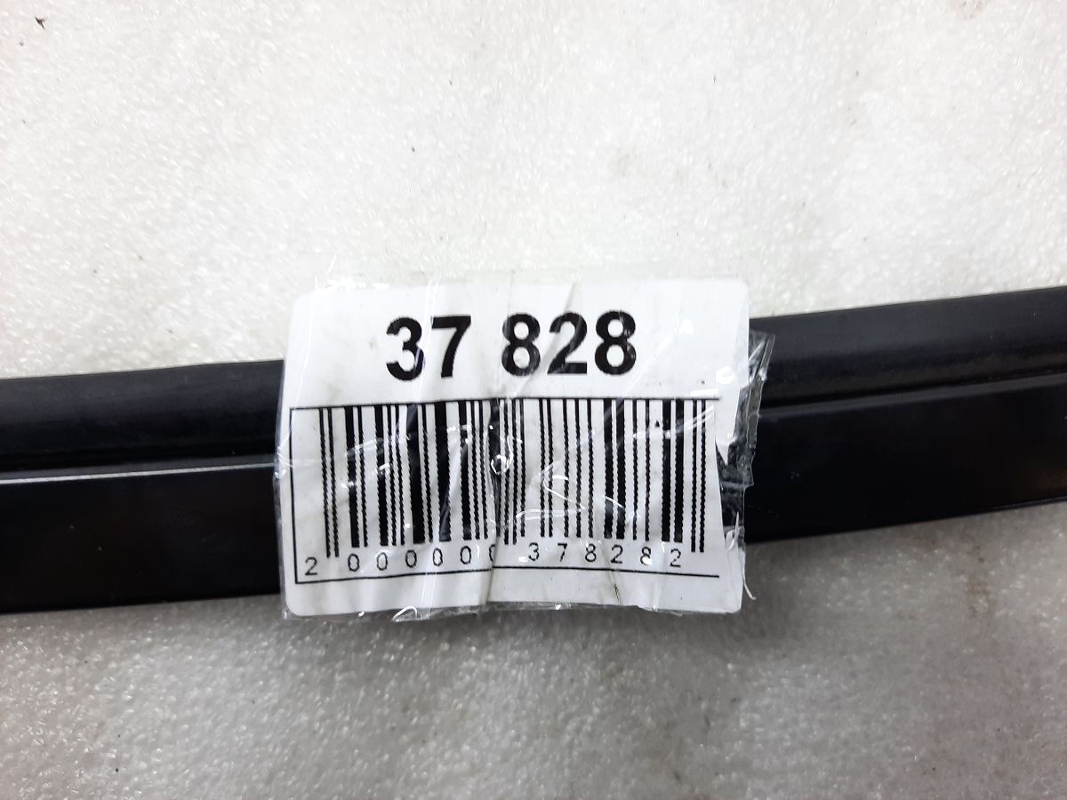 Versa Напрямна скло дверей передньої лівої (санки) до-кт Nissan Versa 2012-2019 802153AW0A Nissan Versa 3 Versa Напрямна скло дверей передньої лівої (санки) до-кт Nissan Versa 2012-2019 802153AW0A Nissan Versa 3