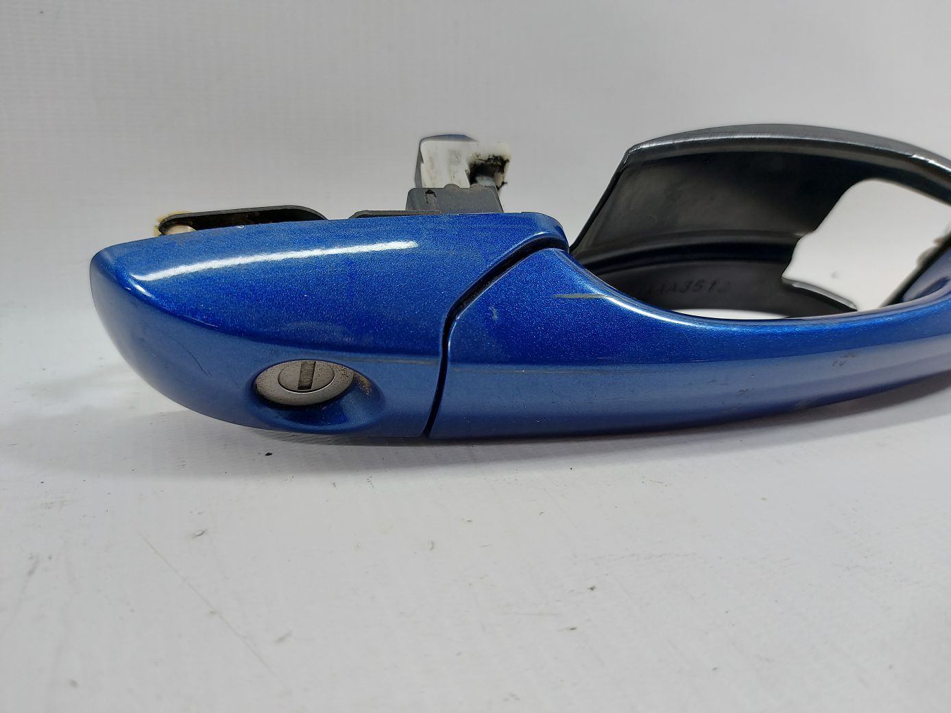 Avenger Ручка дверей передньої лівої зовнішня (синя) Dodge Avenger 2013-2014 1KR95KCLAD Dodge Avenger 3