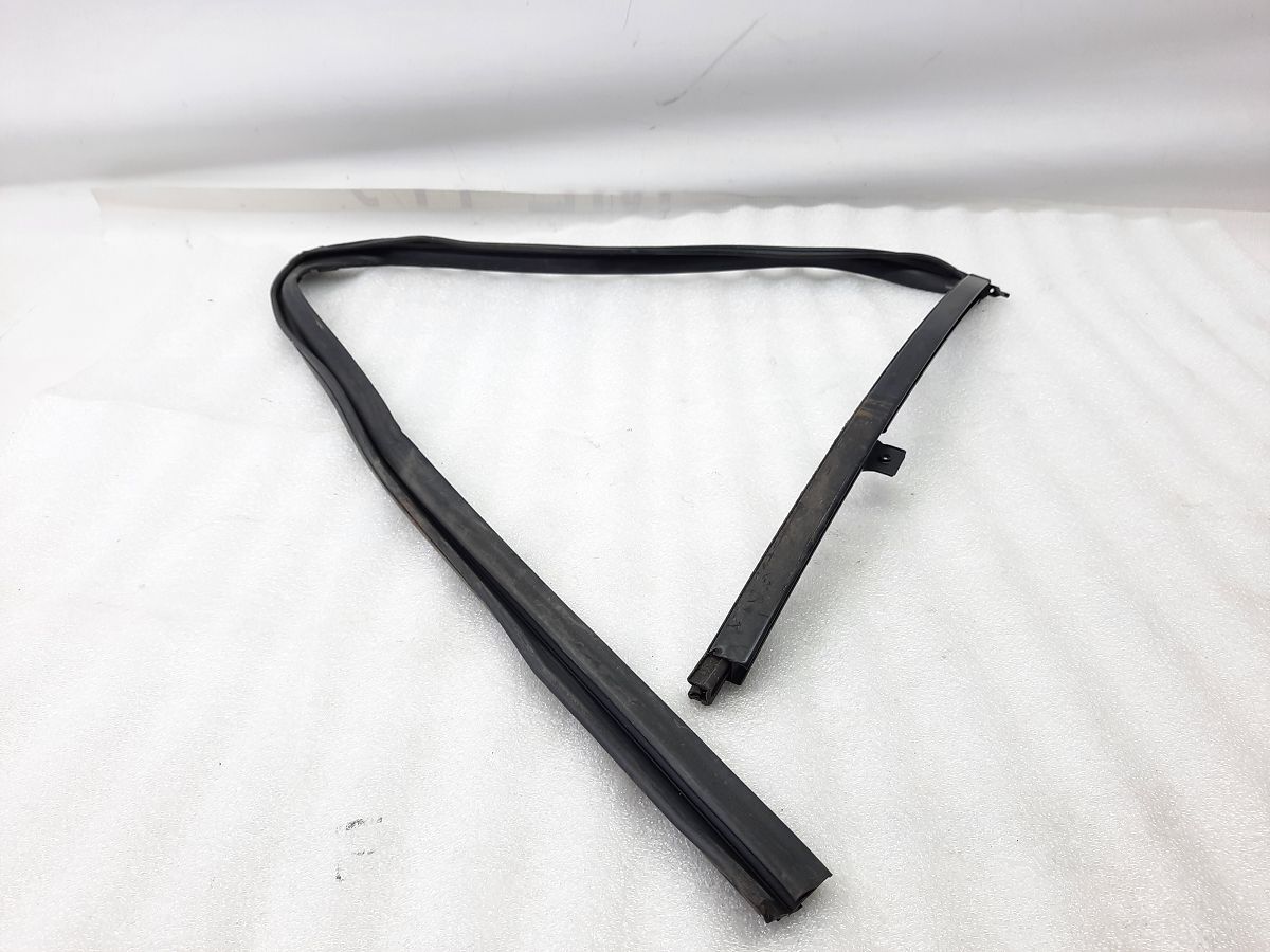 Accord. Напрямна гумка скла дверей задньої лівої Honda Accord 2010-2012 72775TA5A01 Honda Accord