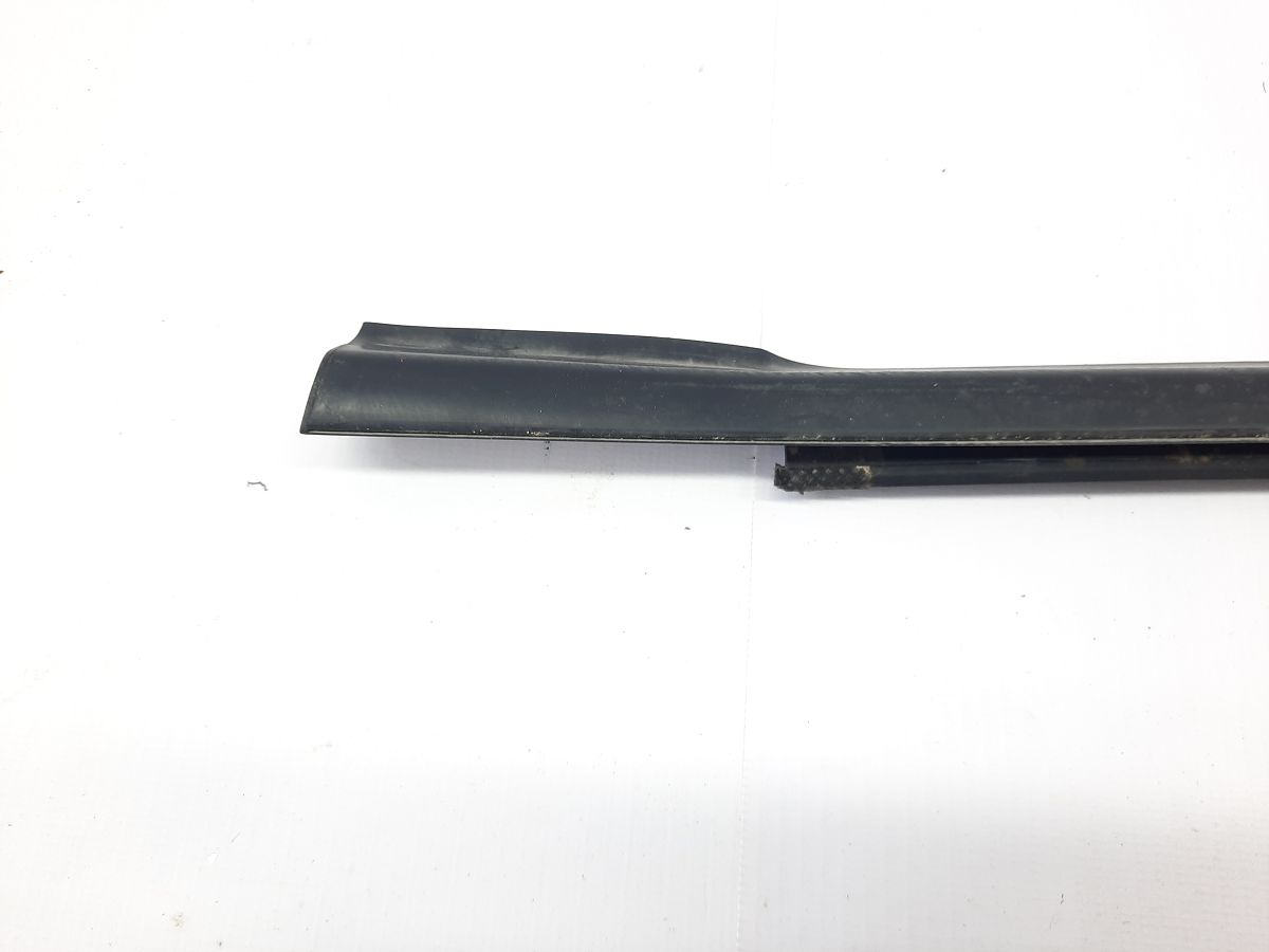 Forte Ущільнювач скла зовнішній нижній двері задньої лівої Kia Forte 2014-2018 83210A7000 Kia Forte 2