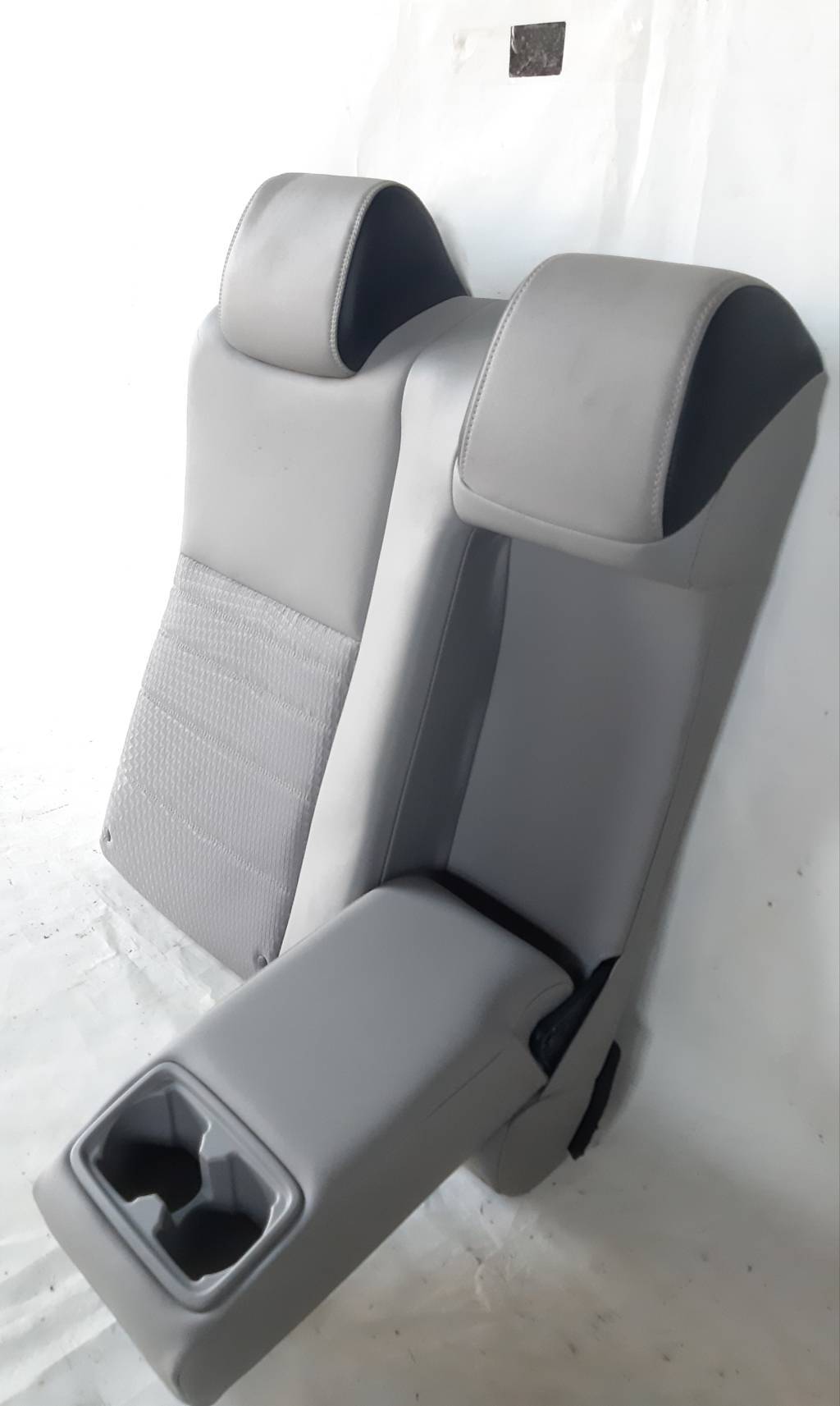 Camry Спинка сидения заднего правая Toyota Camry 2017 7107706E61C3 Toyota Camry 3