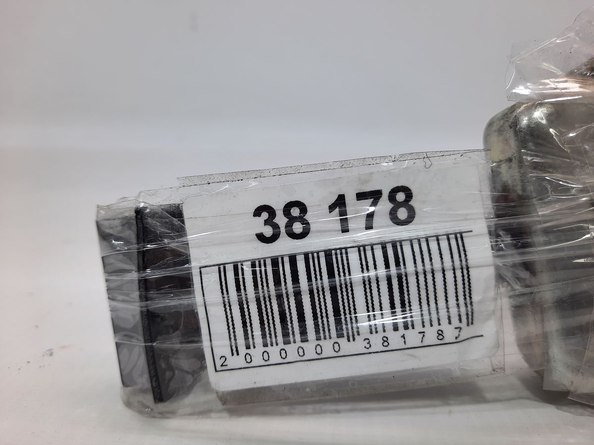 Ats. Ограничитель двери задней левой Cadillac ATS 2013-2018 23236405 Cadillac ATS