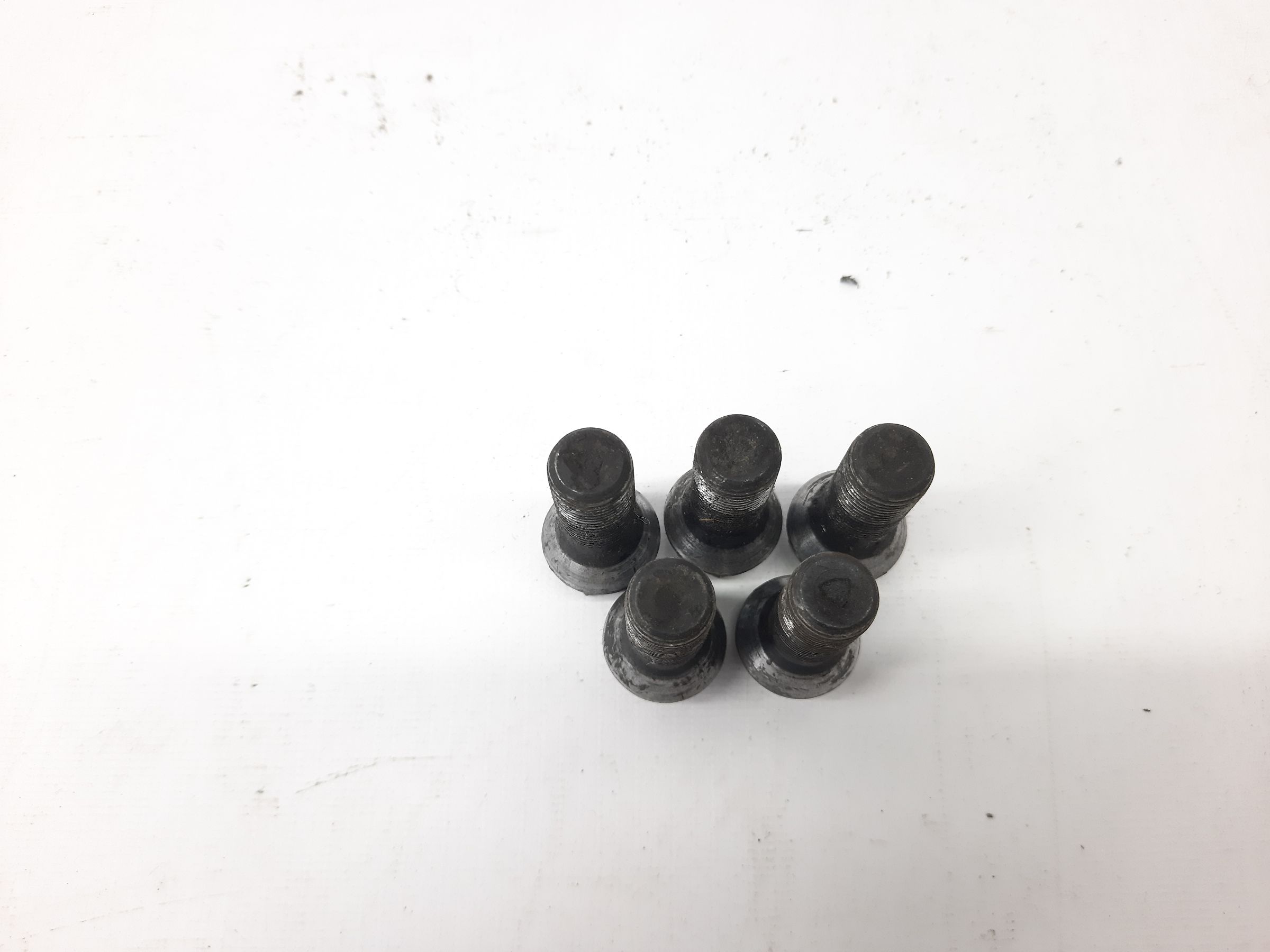 7 series Колесный болт BMW 7 2012 36136786475 BMW 7 2