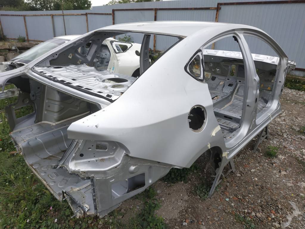 Dart Кузов голий (можна різати) Dodge Dart 2013 68081184AA Dodge Dart 6