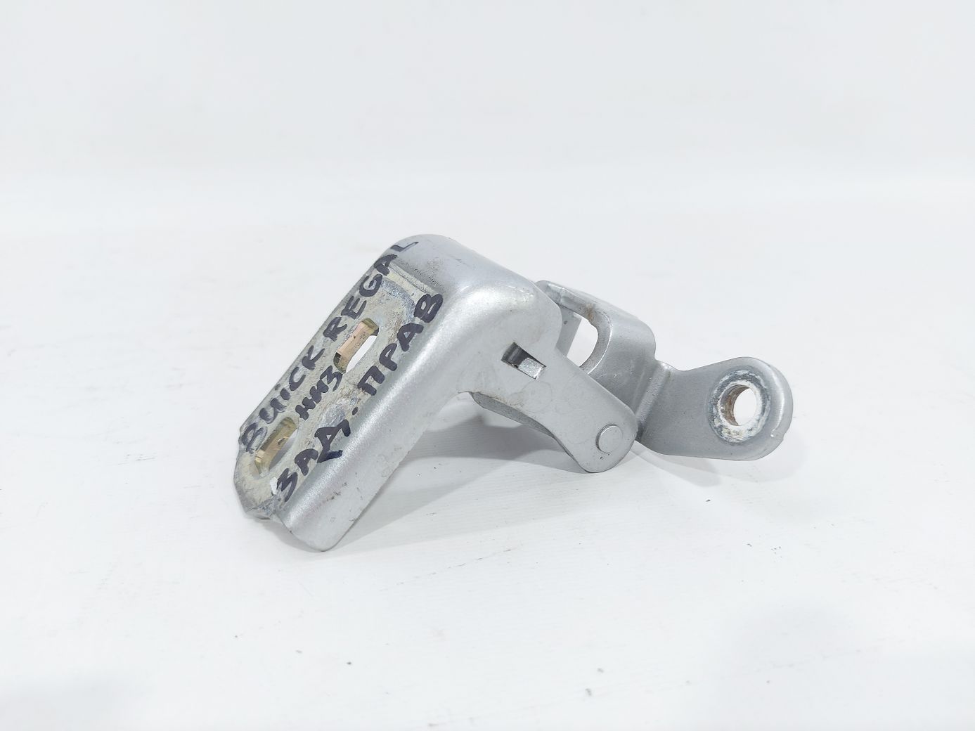 Regal Петля двері задньої правої нижня Buick Regal 2012-2017 13229060 Buick Regal 5