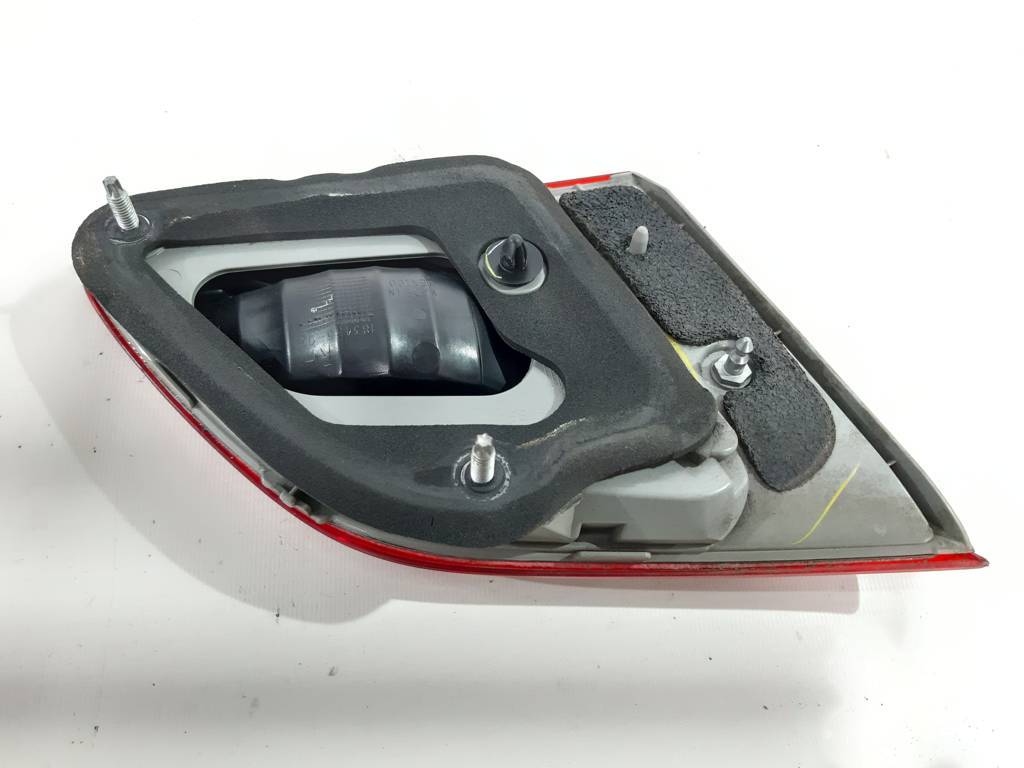 Sentra Ліхтар кришки багажника правий Nissan Sentra 2013-2015 265503SH5A Nissan Sentra 3