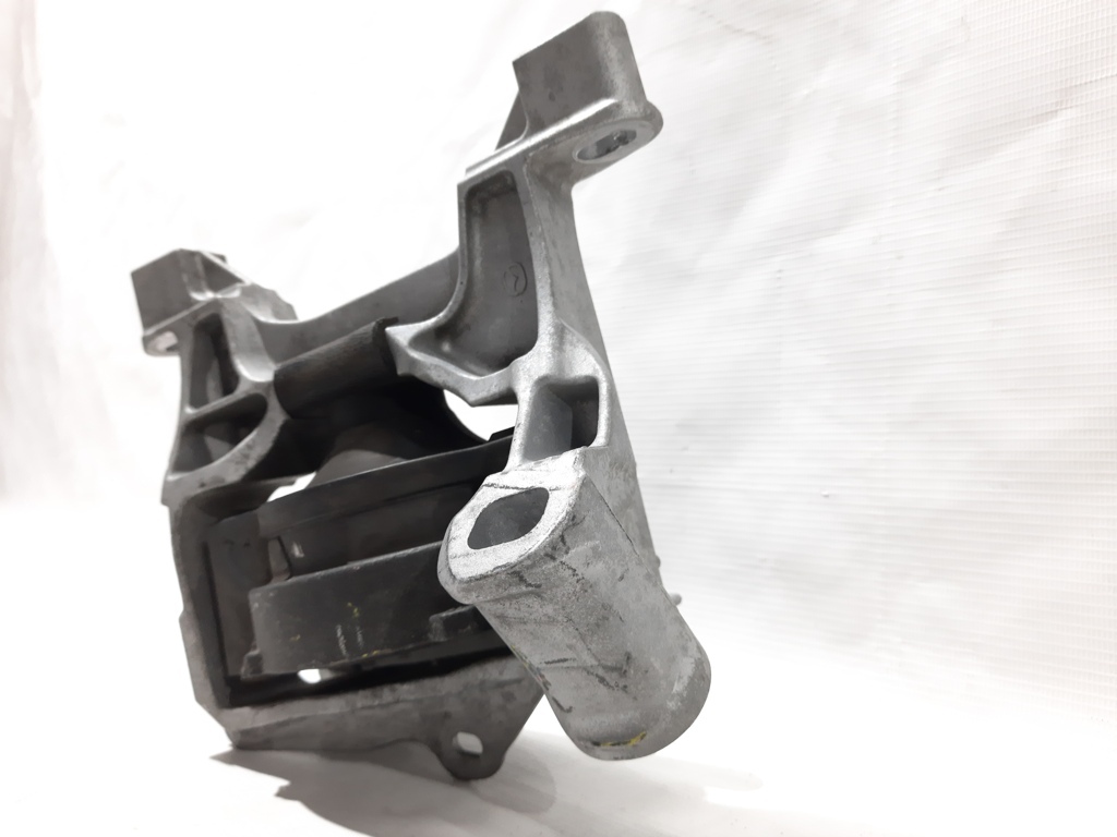 3 Подушка двигуна Mazda 3 2014-2018 GHR939060A Mazda 3 11