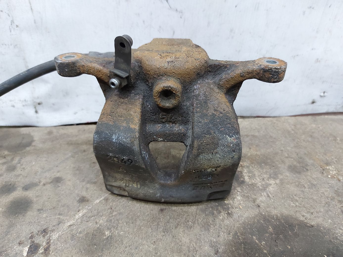 Cooper countryman Тормозной цилиндр суппорта переднего правого Mini Cooper Countryman 2011-2016 34119804730 Mini Cooper Countryman 2