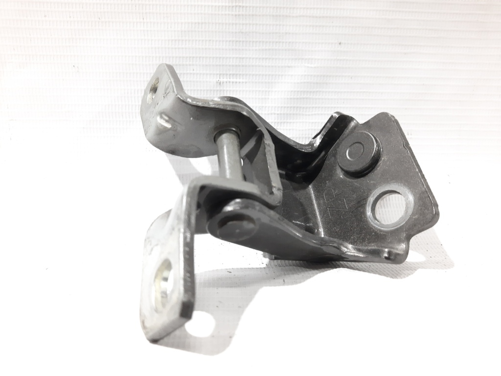 3 Петля двері задньої верхня права Mazda 3 2013-2019 KD5372210A Mazda 3 10