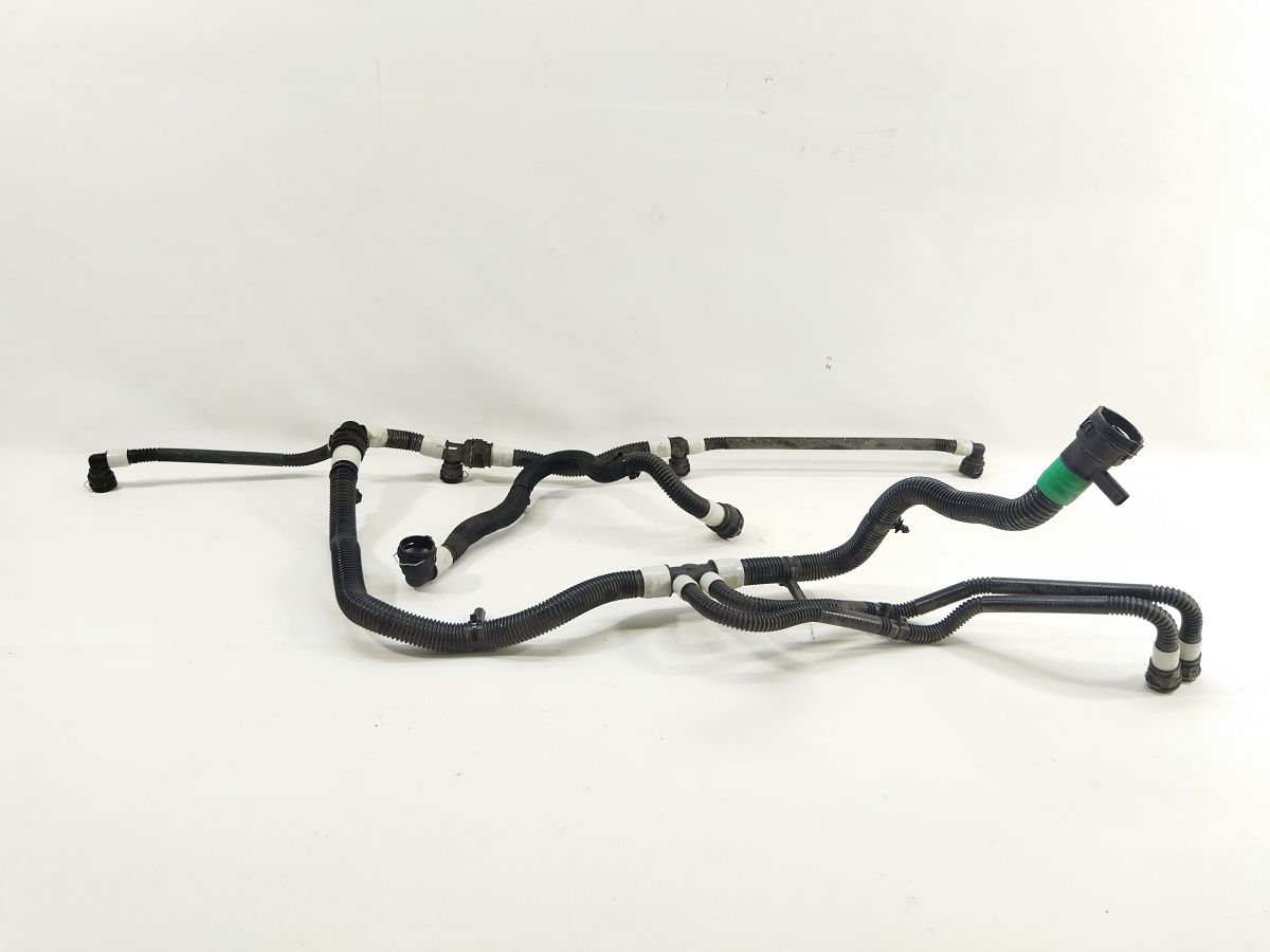 Model 3. Патрубки системы охлаждения батареи Tesla Model 3 2020-2024 152149300C Tesla Model 3