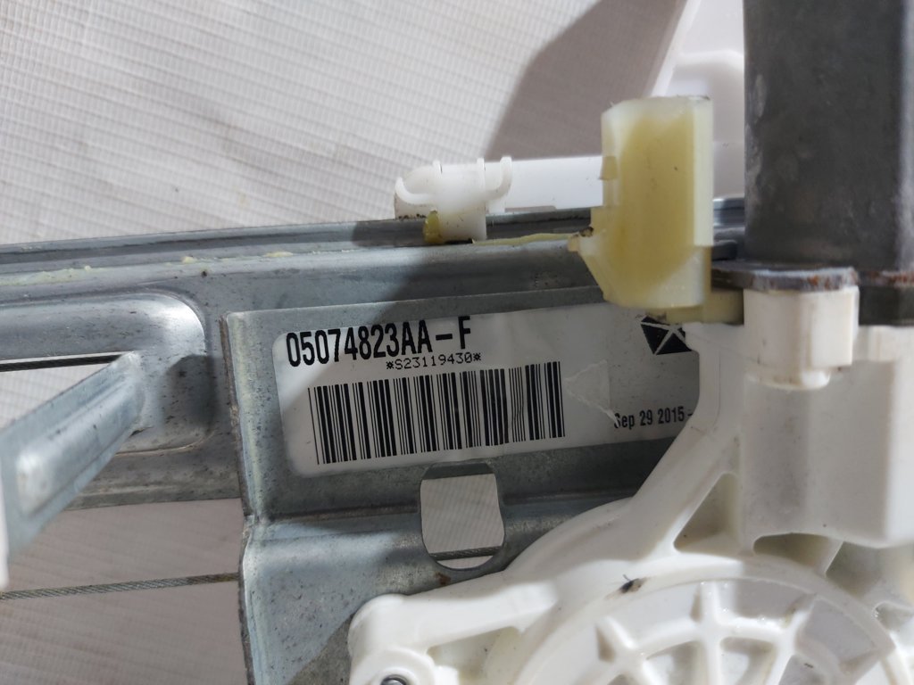 Compass Стеклоподъемник двери задней левой Jeep Compass 2007-2017 68002889AA Jeep Compass 2