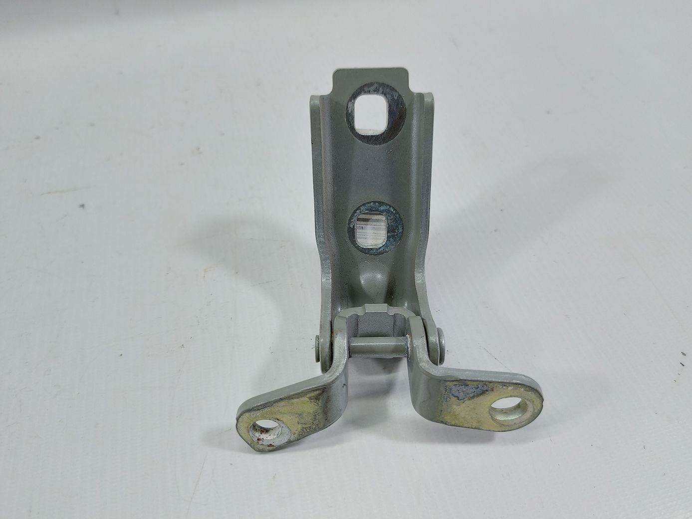 Ats Петля двері передньої лівої нижня Cadillac ATS 2013-2018 13501715 Cadillac ATS 3