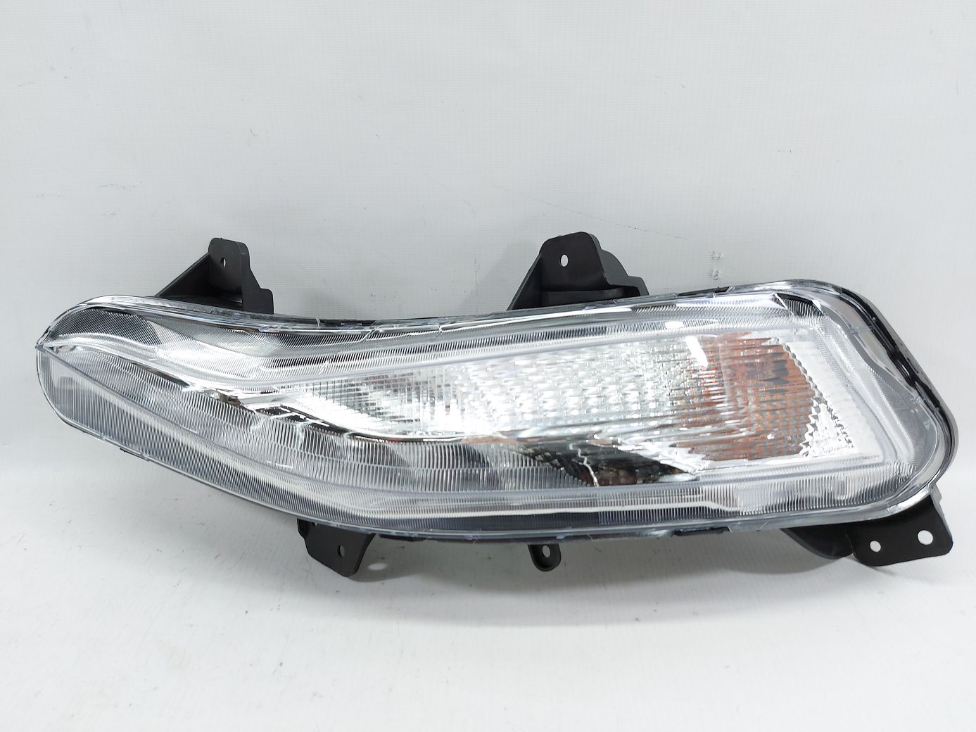 Протитуманні фари та дхо. Правий денний ходовий вогонь Chevrolet Malibu 2019-2021 84575552 Chevrolet Malibu