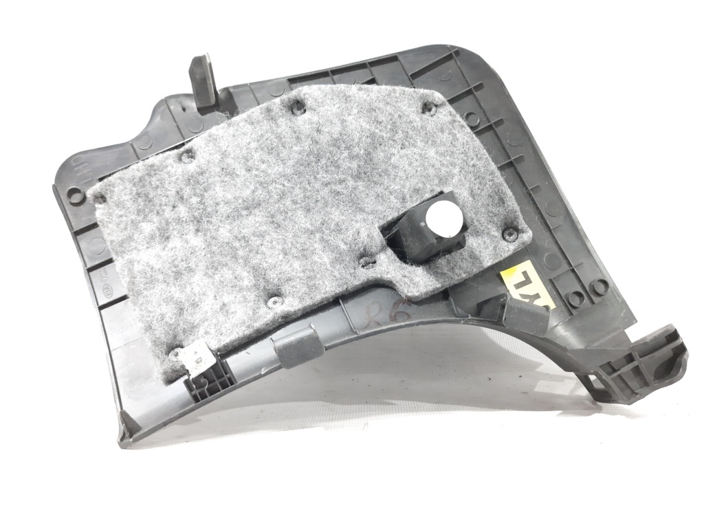 Forte Накладка порога передняя угловая правая Kia Forte 2014-2018 85824A7000 Kia Forte 4