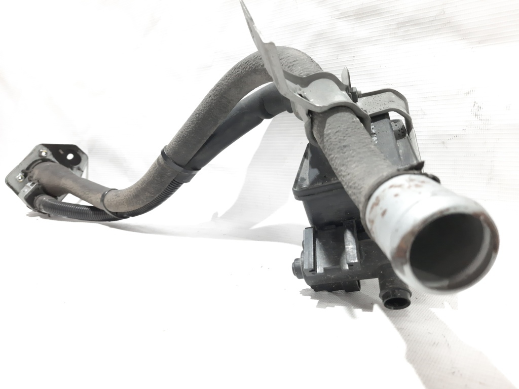 Cadenza Заливна горловина Kia CADENZA 2014-2016 310303R500 Kia CADENZA 2